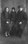 Вели-Ахмед Фахрудинович Халитов, его жена Халиля Исламовна и сын Рашид