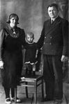 Александр Иванович Клазер, его жена Анна Михайловна и дочь Ольга
