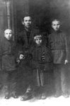 Прокофий Дорофеевич Ананенков и его дети Владимир, Надежда, Василий