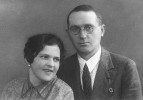 Владимир Александрович Ольшевский расстрелян 26 ноября 1938.
На фото: с женой Анной Иосифовной