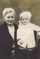 С бабушкой, 16 июля 1941