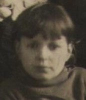 Людмила Ёжикова в 8 лет. Ленинград, 1944