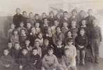 Третий класс в 1940. Валентина – в верхнем ряду по центру