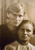 Александра Филипповна – слева