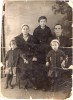  Владимир Данилович с женой и детьми