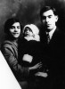 Израиль Моисеевич Ниссенбаум с семьёй