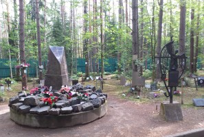 Левашовское мемориальное кладбище. Ингерманландские финские памятники