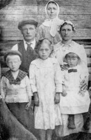 Израиль Иванович Фимберг в кругу семьи