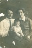 Моисей Эльевич Бурт, его жена Фрида Хаимовна и дочь Энгельсина