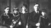 Морис Абович Шварц с семьёй. 1934