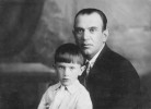 Михаил Владимирович Доммес с сыном. 1936 г.