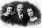 Марта Пальвадре, Яков Пальвадре и его сестра, осуждённая в лагеря