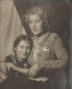 Лидия Чуковская с дочерью Люшей